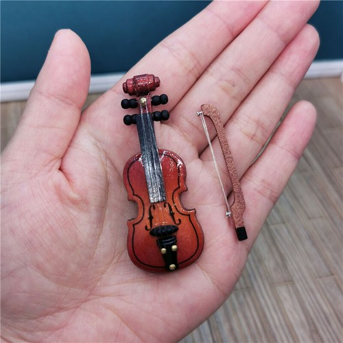 Dolls house miniatures 12 - dolls, 1:12
