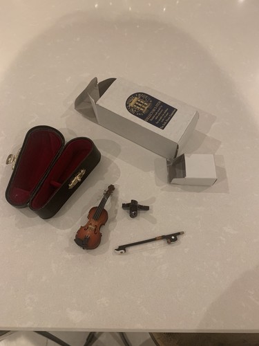 Miniature dolls house violin - miniature,