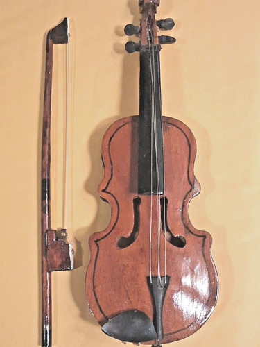 Cute miniature violin out - miniature, w/out