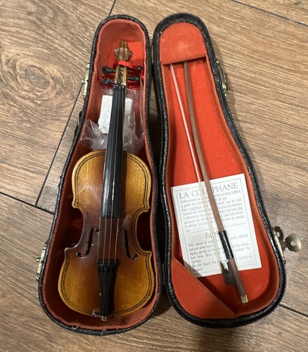 Miniature violin with bow and - miniature,