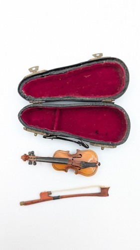Vintage miniature violin with - miniature,